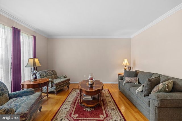 6021 WOODLAKE LN, Alexandria, VA 22315