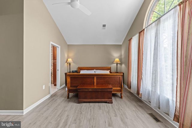 6021 WOODLAKE LN, Alexandria, VA 22315