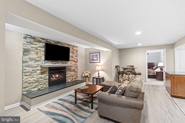 6021 WOODLAKE LN, Alexandria, VA 22315