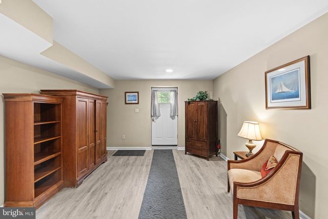 6021 WOODLAKE LN, Alexandria, VA 22315