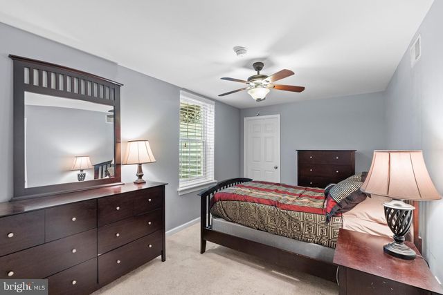 6021 WOODLAKE LN, Alexandria, VA 22315