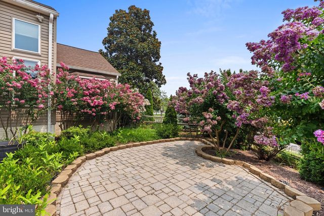 6021 WOODLAKE LN, Alexandria, VA 22315