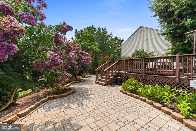 6021 WOODLAKE LN, Alexandria, VA 22315