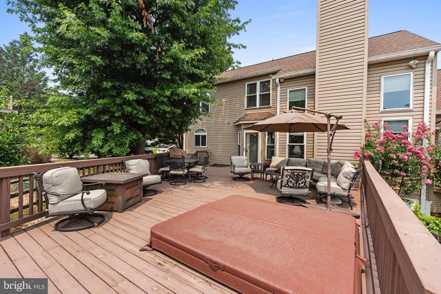 6021 WOODLAKE LN, Alexandria, VA 22315