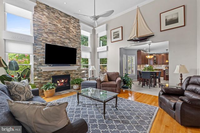 6021 WOODLAKE LN, Alexandria, VA 22315
