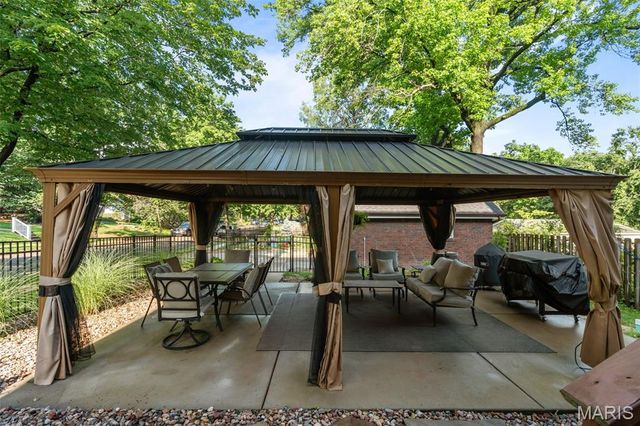 1600 Bellevue Avenue, Richmond Heights, MO 63117