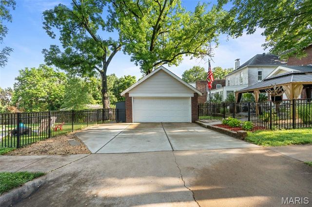 1600 Bellevue Avenue, Richmond Heights, MO 63117