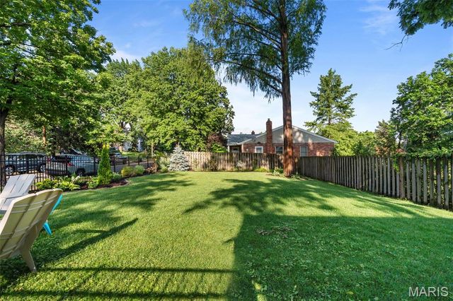 1600 Bellevue Avenue, Richmond Heights, MO 63117
