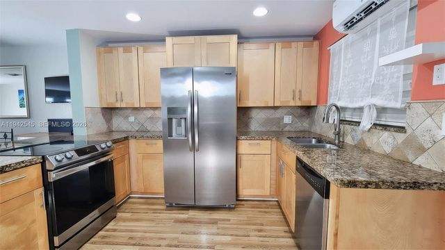 2200 Monroe St 3, Hollywood, FL 33020