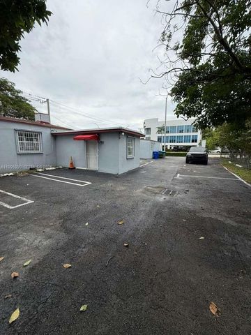4141 SW 6th Street, Miami, FL 33134