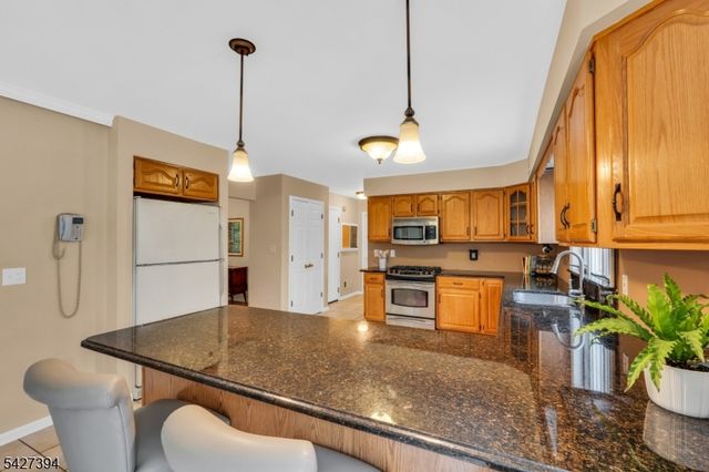 534 Berrywood Ln, Bridgewater Twp., NJ 08807