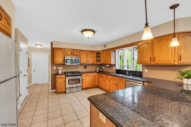 534 Berrywood Ln, Bridgewater Twp., NJ 08807