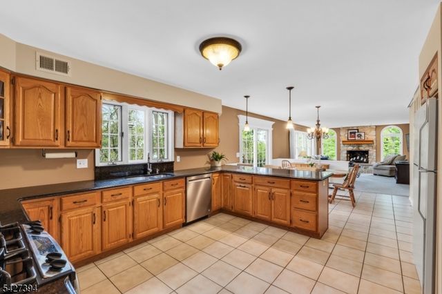 534 Berrywood Ln, Bridgewater Twp., NJ 08807