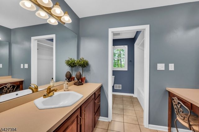 534 Berrywood Ln, Bridgewater Twp., NJ 08807