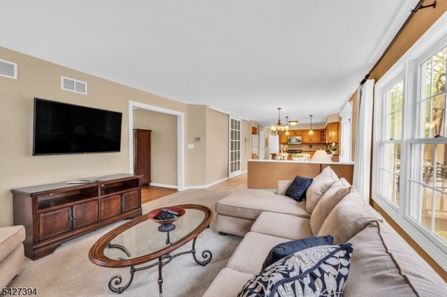 534 Berrywood Ln, Bridgewater Twp., NJ 08807