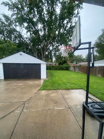 1616 Genesee Drive, Royal Oak City, MI 48073