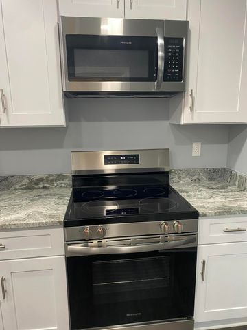 1616 Genesee Drive, Royal Oak City, MI 48073