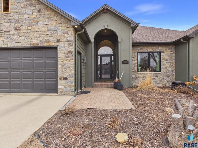 112 W St Andrews Dr Drive, Sioux Falls, SD 57108