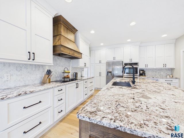 112 W St Andrews Dr Drive, Sioux Falls, SD 57108