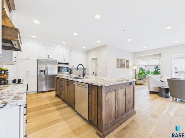 112 W St Andrews Dr Drive, Sioux Falls, SD 57108