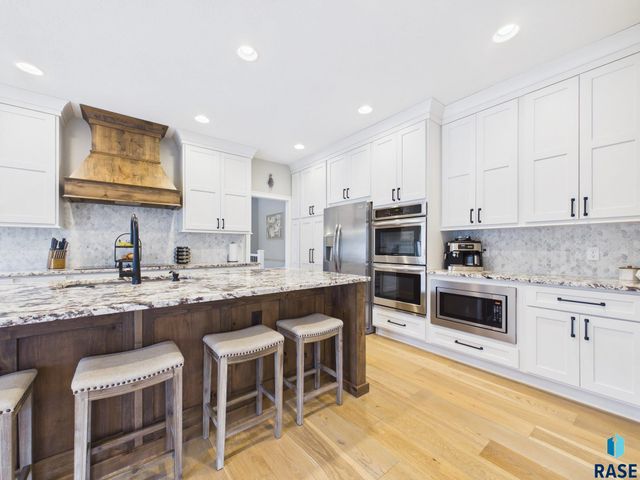 112 W St Andrews Dr Drive, Sioux Falls, SD 57108