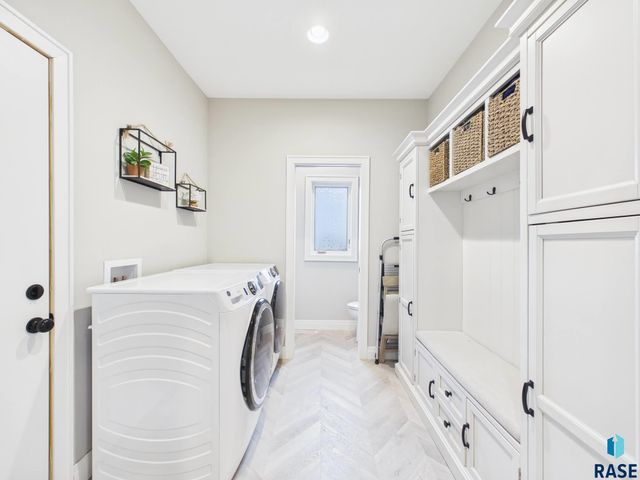 112 W St Andrews Dr Drive, Sioux Falls, SD 57108