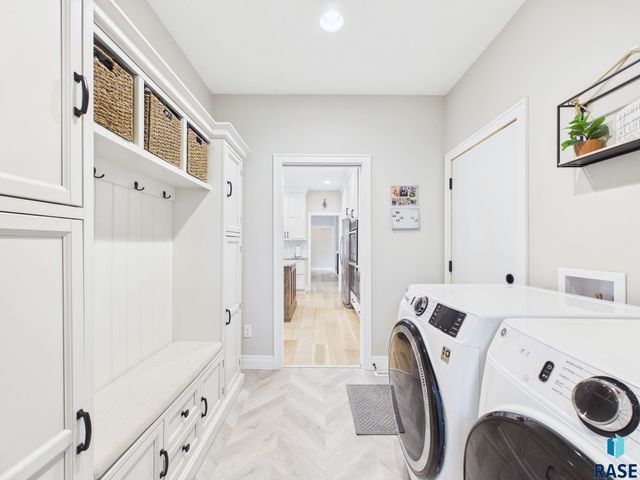 112 W St Andrews Dr Drive, Sioux Falls, SD 57108