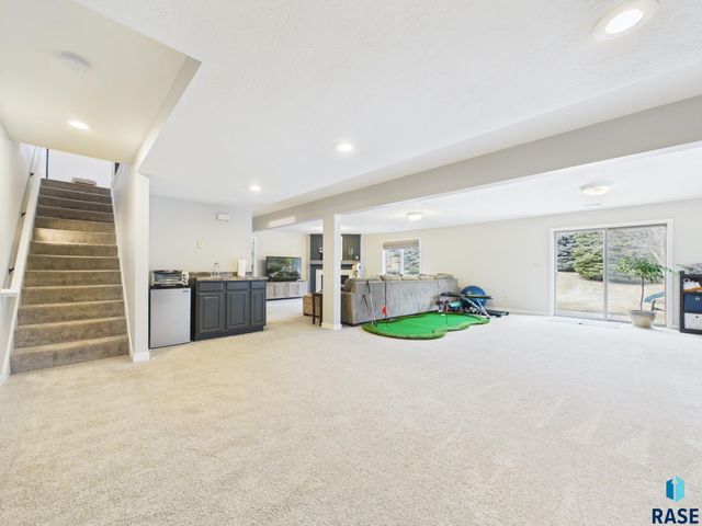 112 W St Andrews Dr Drive, Sioux Falls, SD 57108