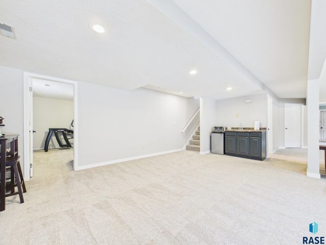 112 W St Andrews Dr Drive, Sioux Falls, SD 57108