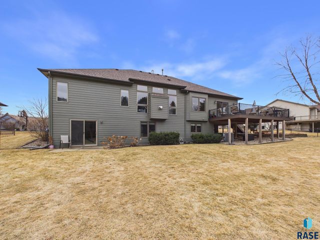 112 W St Andrews Dr Drive, Sioux Falls, SD 57108