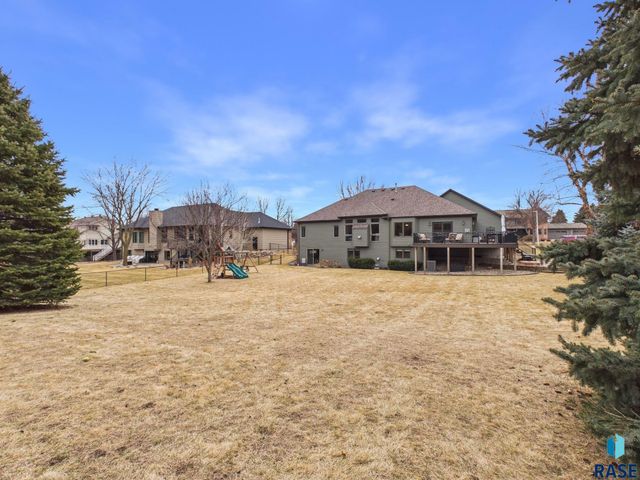 112 W St Andrews Dr Drive, Sioux Falls, SD 57108