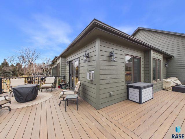 112 W St Andrews Dr Drive, Sioux Falls, SD 57108