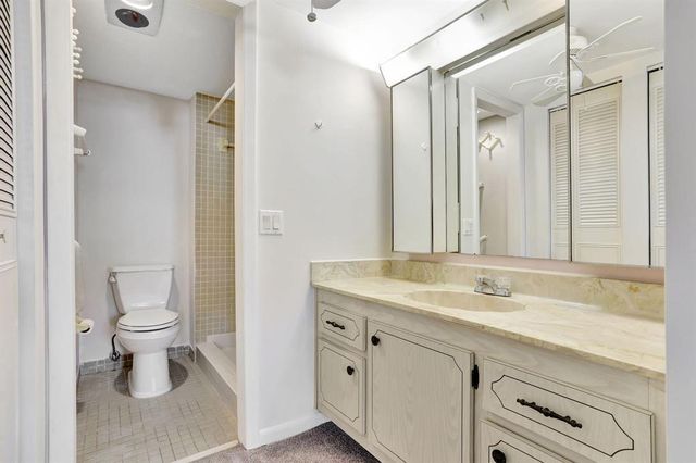 860 SE 6th Avenue 303, Deerfield Beach, FL 33441