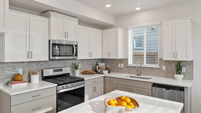 21236 SE Pelee Drive, Bend, OR 97702