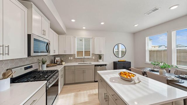 21236 SE Pelee Drive, Bend, OR 97702