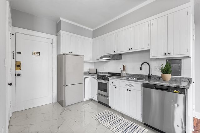 140 Chestnut St 619, Springfield, MA 01103
