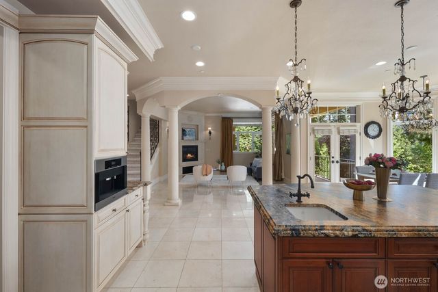 2010 222nd Avenue SE, Sammamish, WA 98075