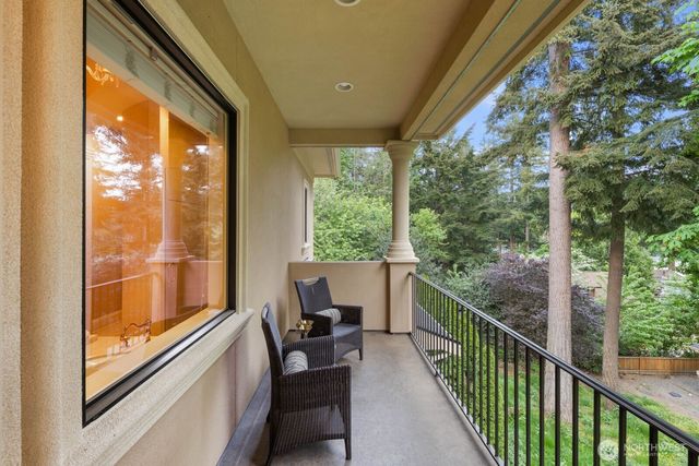 2010 222nd Avenue SE, Sammamish, WA 98075