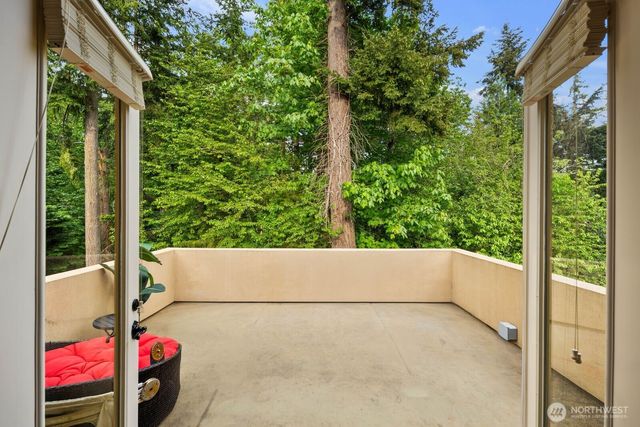 2010 222nd Avenue SE, Sammamish, WA 98075