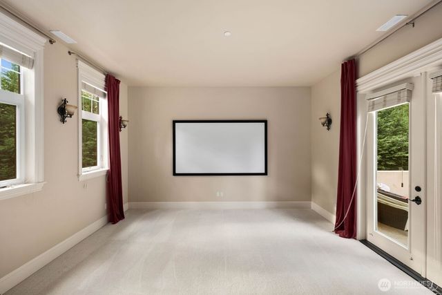 2010 222nd Avenue SE, Sammamish, WA 98075