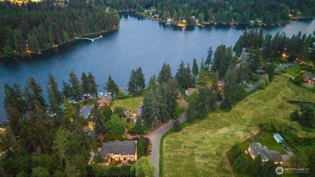 2010 222nd Avenue SE, Sammamish, WA 98075