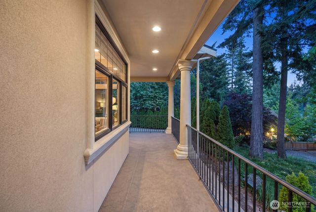 2010 222nd Avenue SE, Sammamish, WA 98075