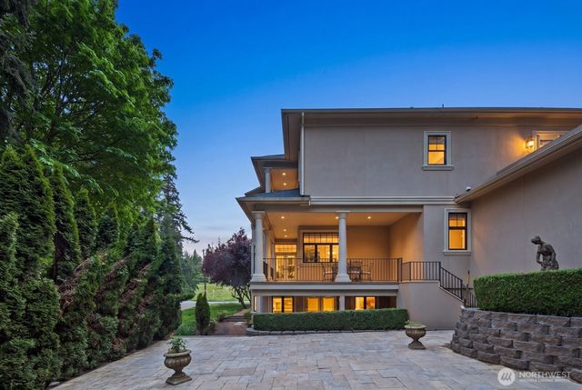 2010 222nd Avenue SE, Sammamish, WA 98075