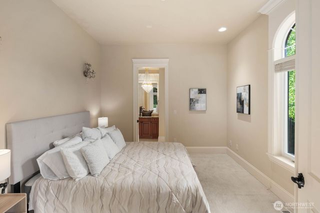 2010 222nd Avenue SE, Sammamish, WA 98075