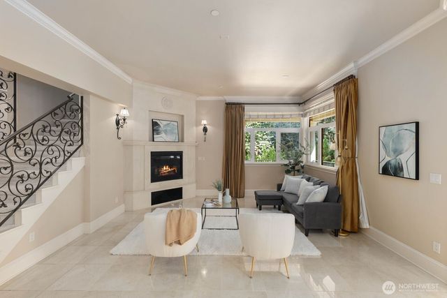 2010 222nd Avenue SE, Sammamish, WA 98075