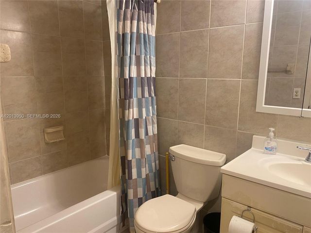9370 Sunrise Lakes Blvd 209, Sunrise, FL 33322