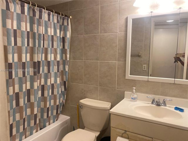 9370 Sunrise Lakes Blvd 209, Sunrise, FL 33322