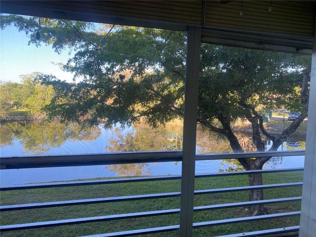 9370 Sunrise Lakes Blvd 209, Sunrise, FL 33322