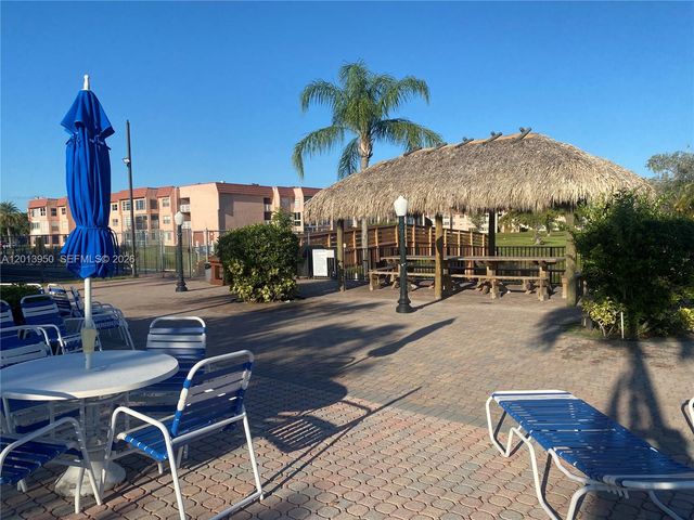 9370 Sunrise Lakes Blvd 209, Sunrise, FL 33322