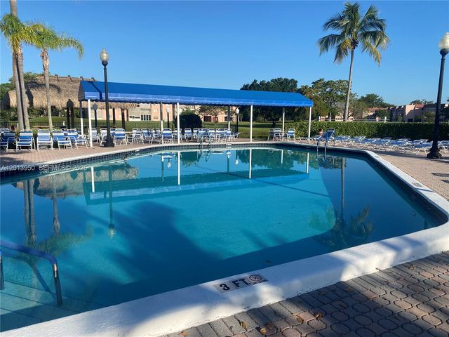9370 Sunrise Lakes Blvd 209, Sunrise, FL 33322